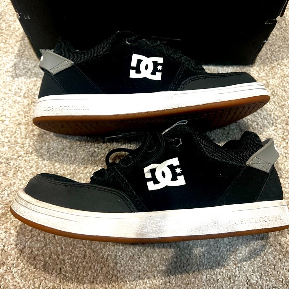 DC SHOES - KIDS CLASSIC SHOES USA 4.5